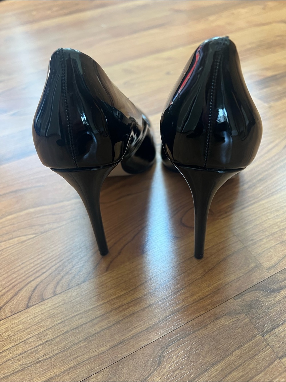 Jennifer Lopez Black Patent Pointed Toe Stiletto Heels - Picture 3 of 4